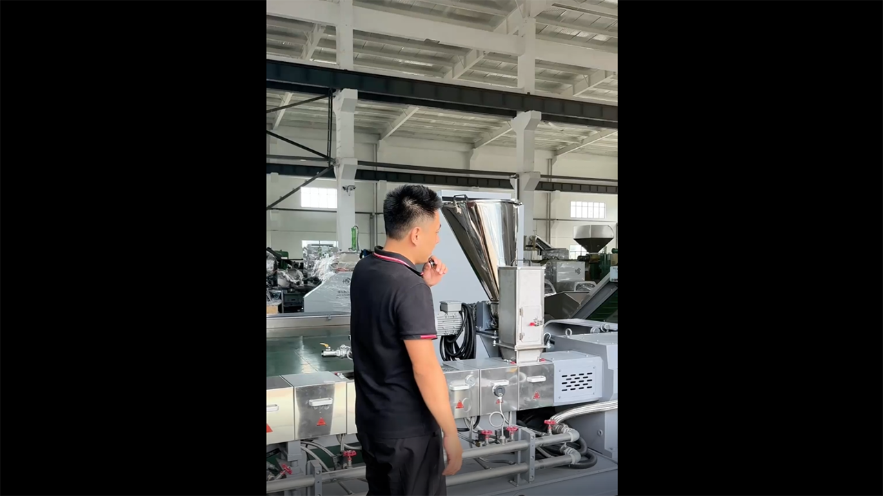 65 tornillos dobles fuera de la máquina