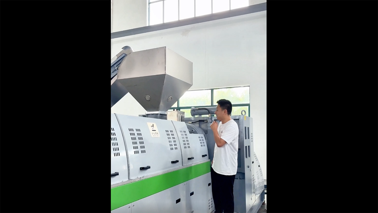 Granulador de anillo de agua de 800kg por hora