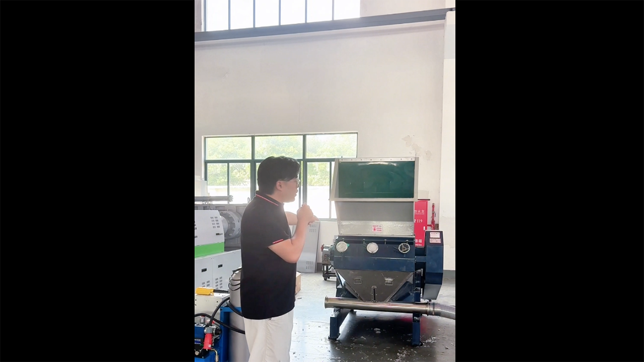 Granulador de alimentación lateral triturado