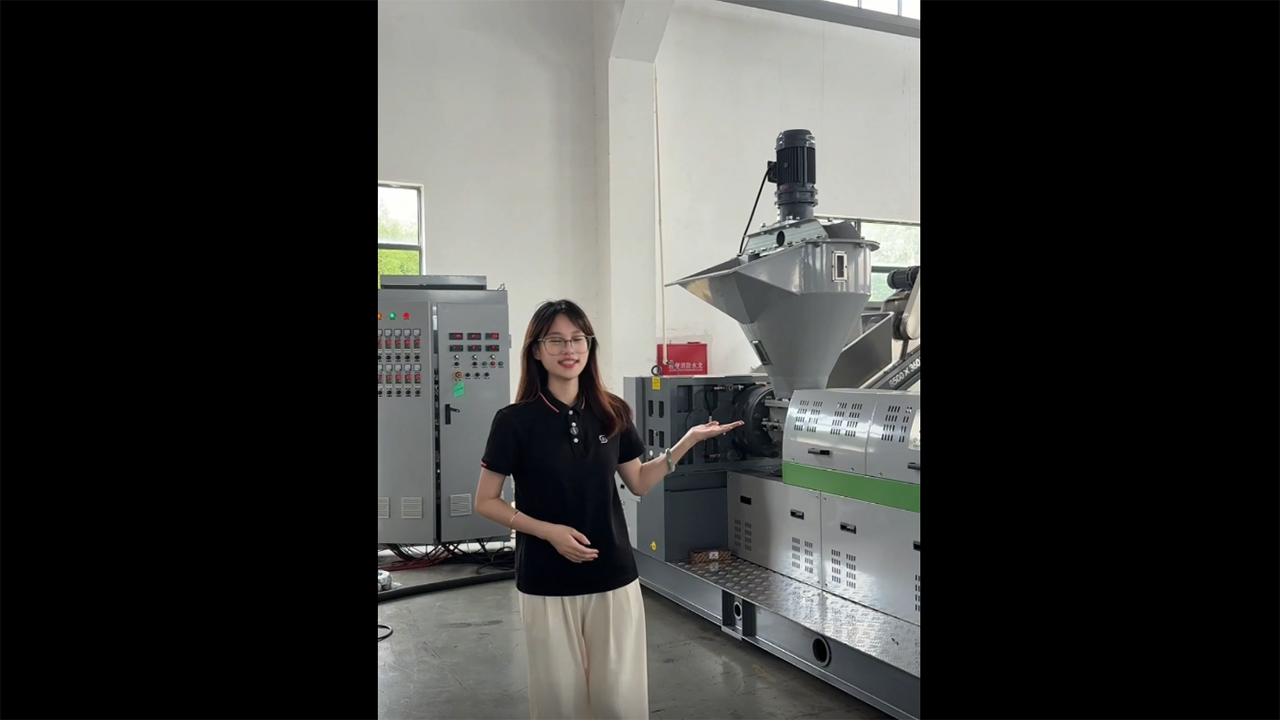 Granulador de presión forzada de película seca