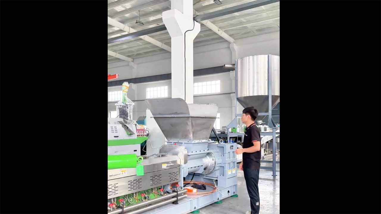 Granulador de doble muñeca